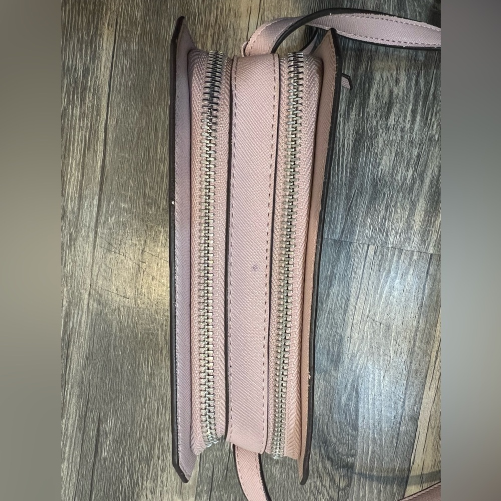 Steve Madden Baby Pink Crossbody with Built in Wallet Adjustable Strap - Picture 7 of 11